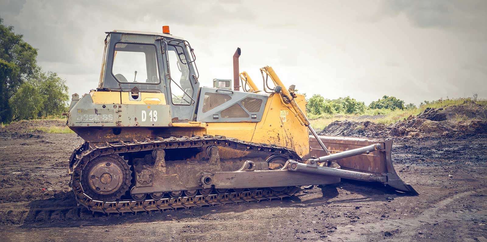 pexels-dapur-melodi-192125-1009926 harsh environments wear the bearings and bushing inside equipment.