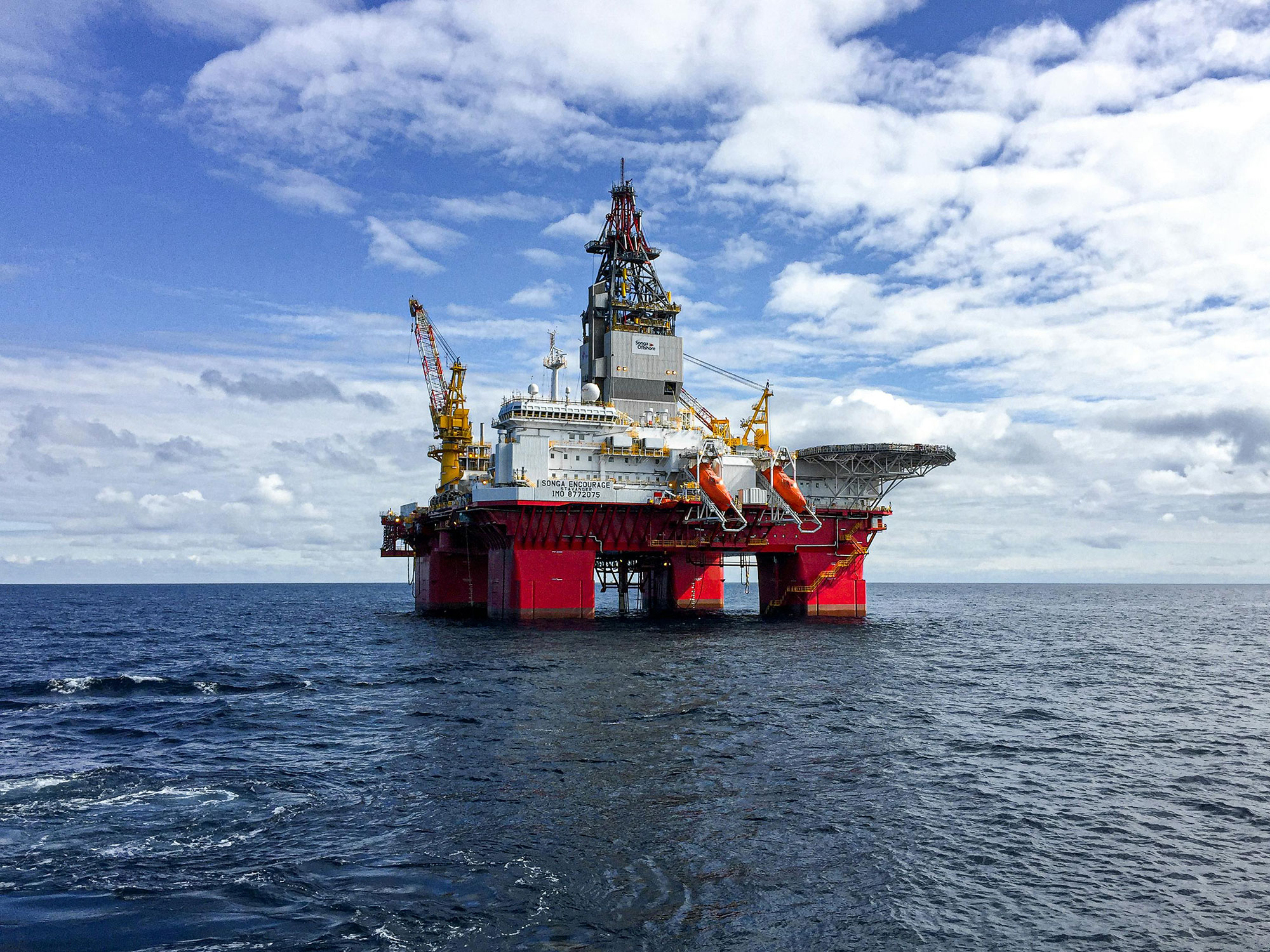 An oil rig, the perfect place for dry-run bushings and bearings.