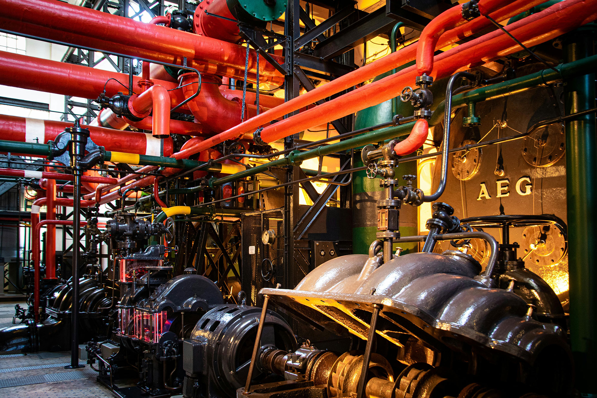 Complex mining and smelting machinery using dry-run bushings and composite bearings.